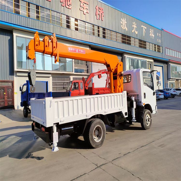 鹿草乡三轮随车吊定制 农用改装机自备吊中瑞长期出售