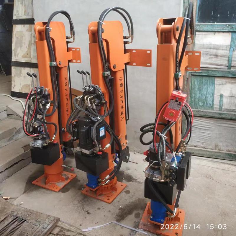 鹿草乡重汽蓝牌随车吊 3.2吨 国六动力强 液压驱动 农用自卸起重机